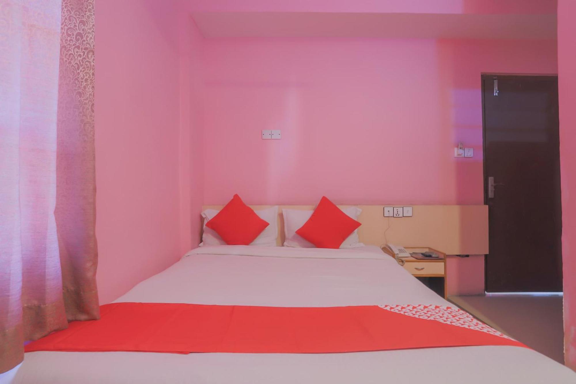 Oyo 789 Hotel Shivam Plaza Katmandou Extérieur photo