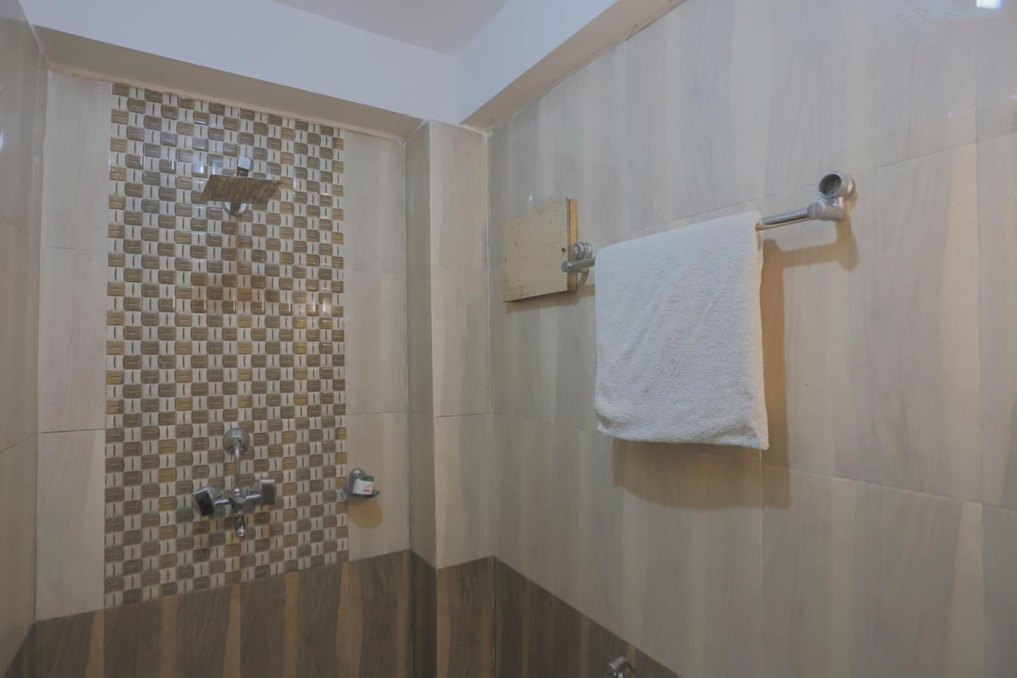 Oyo 789 Hotel Shivam Plaza Katmandou Extérieur photo